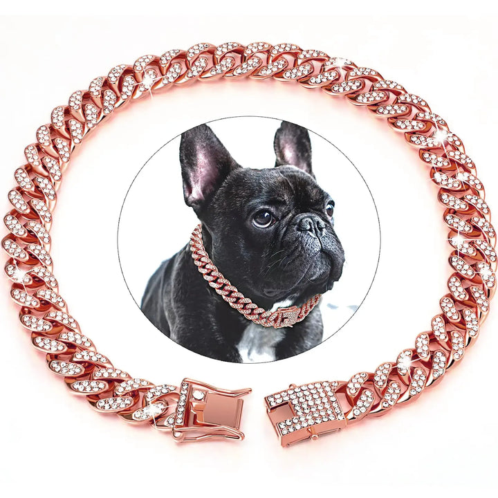 Bulldog portant un collier bijou couleur or rose - Élégance et luxe