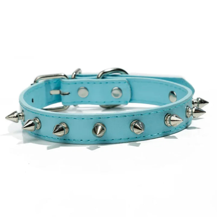 Collier clouté en cuir bleu clair pour chien, disponible en diverses tailles